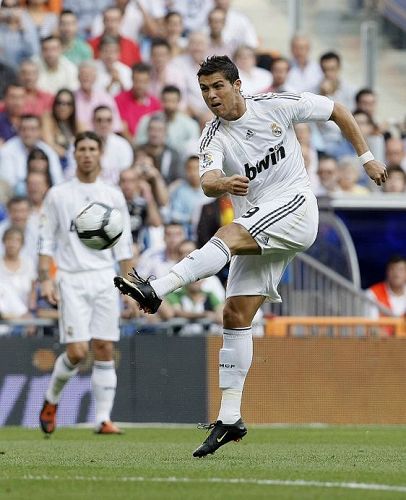 特内里费主场抵挡之势，尚且不知输赢的简单介绍